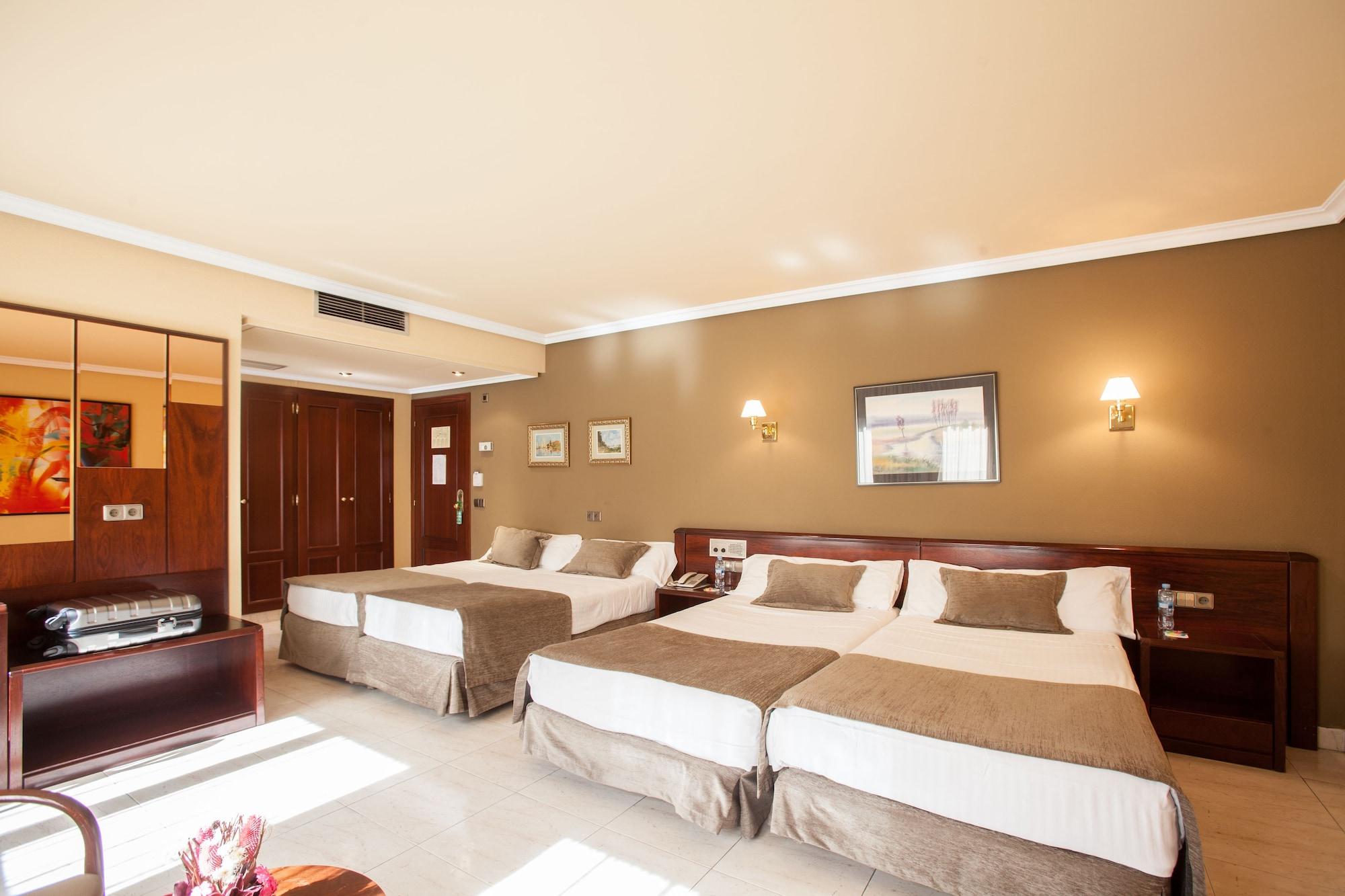 Yomo Imperial Otel Sant Julià de Lòria Dış mekan fotoğraf