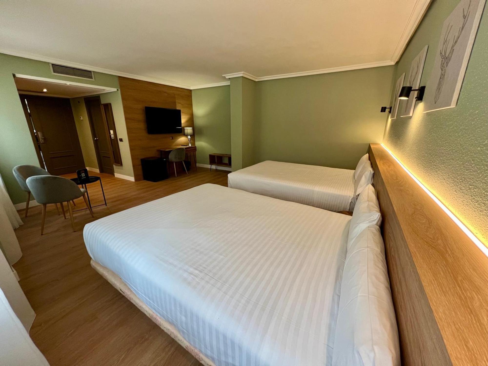 Yomo Imperial Otel Sant Julià de Lòria Dış mekan fotoğraf