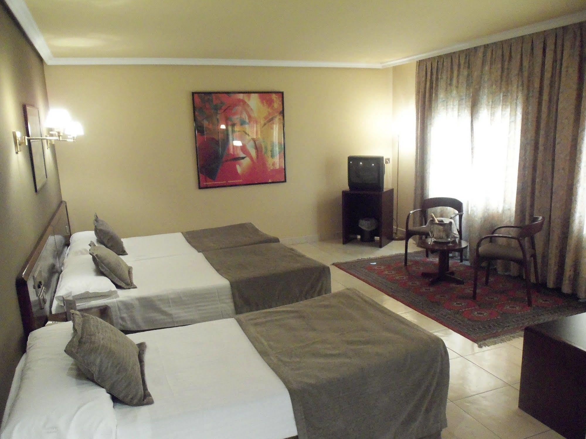 Yomo Imperial Otel Sant Julià de Lòria Dış mekan fotoğraf