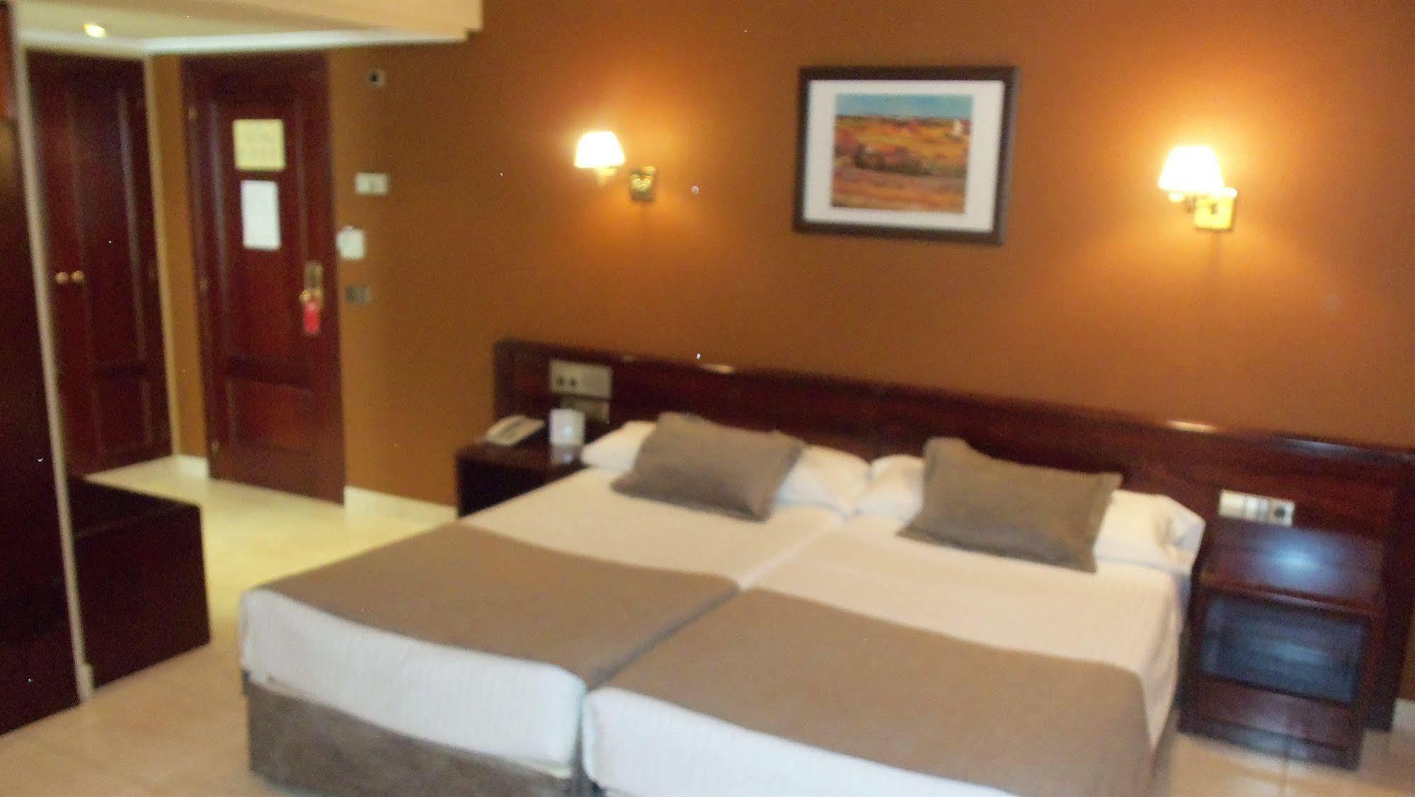 Yomo Imperial Otel Sant Julià de Lòria Dış mekan fotoğraf